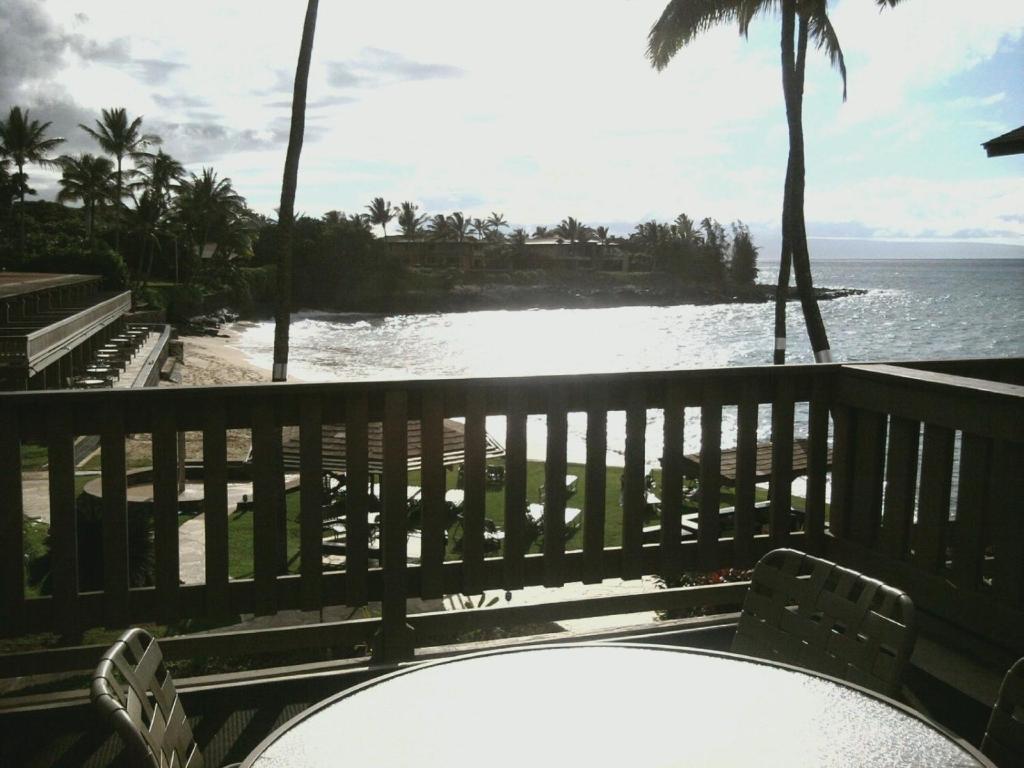 Kahana Sunset Hotel Kapalua Exterior photo